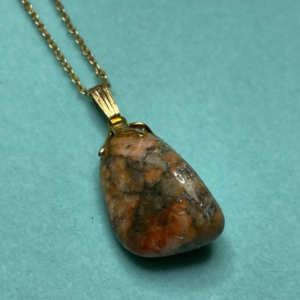 💛 Gold Plated Chain with Stone Pendant - Picture 2 of 4
